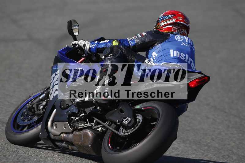 /Archiv-2024/02 29.01.-02.02.2024 Moto Center Thun Jerez/Gruppe blau-blue/backside